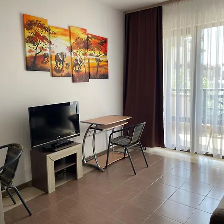 Flat On The With Free Parking On-site アパート *