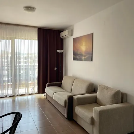 Flat On The With Free Parking On-site * チェルノモレツ