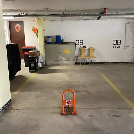 Flat On The With Free Parking On-site アパート